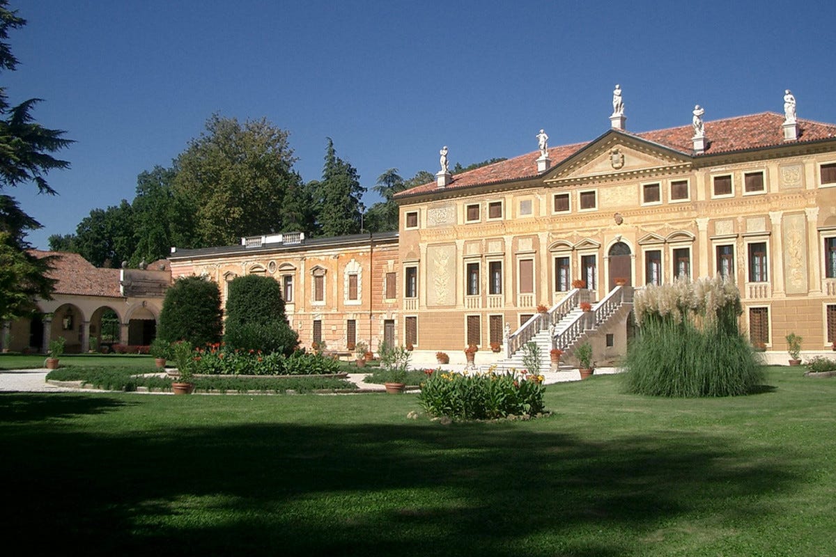 Villa Curti - Sovizzo (Vi)  Tutto pronto per la Biennale Internazionale del Vino 2022